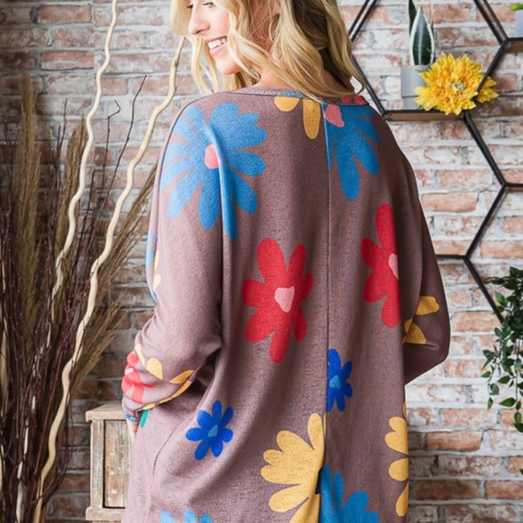 B129🌺Flirty+fun oversized mocha Daisy  on-trend top adds a happy vibe2every day - Picture 4 of 12